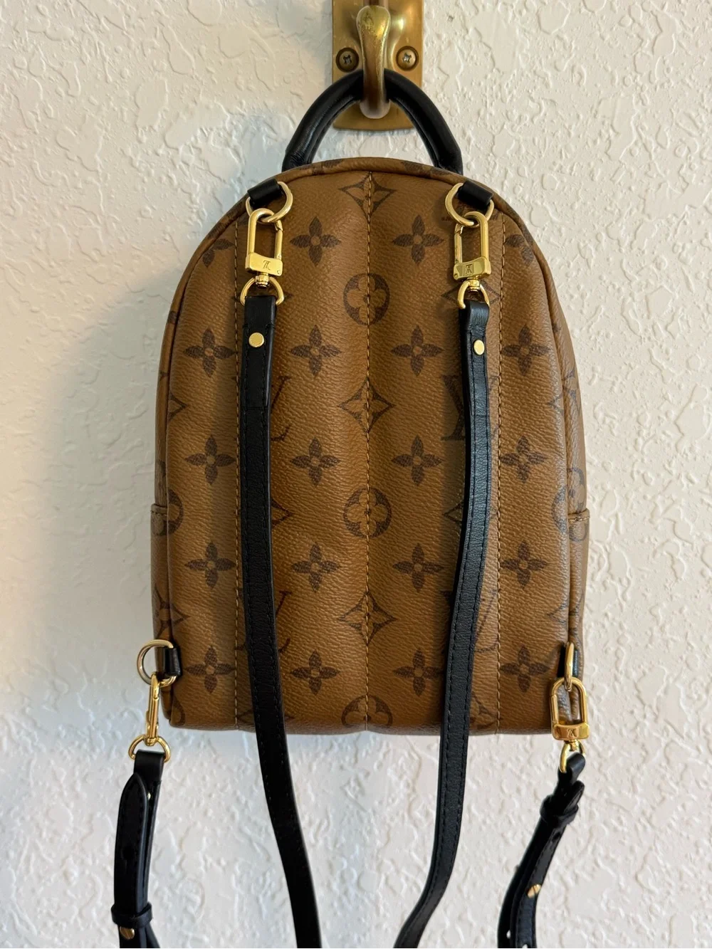 Louis Vuitton excellent condition—